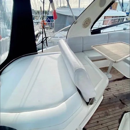 Botel Nuit Magique Sur Un Bateau Linge Et Menage Inclus - Boat Paradise La Rochelle La Rochelle (Charente-Maritime)
